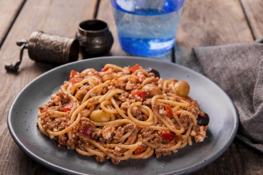 Pikante Chili-Bolognese mit Oliven