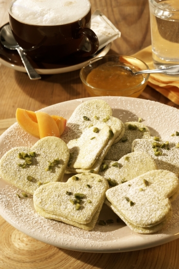 Pistazienherzen mit Aprikosenfüllung