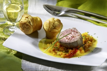 Pochiertes Kalbsfilet mit Polenta-Muffins