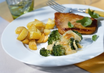 Putenschnitzel mit Brokkoli-Gratin