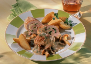 Puten-Zucchini-Rouladen mit Pfifferlingen