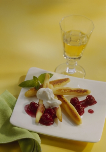 Quark-Schupfnudeln mit heißem Kirschkompott