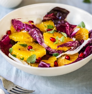 Radicchio-Orangen-Salat mit Frischkäsenocken