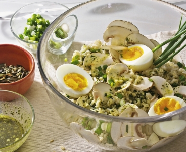 Reissalat mit Eiern und Champignons
