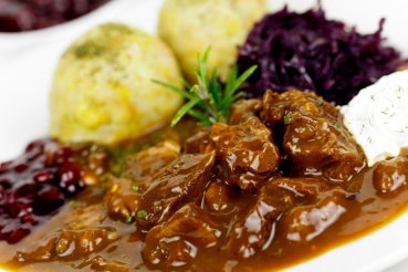 Rindergulasch mit Preiselbeeren