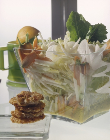 Rohkostsalat mit Orangen-Senf-Dressing