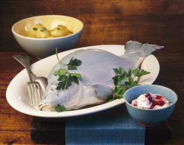 Karpfen blau mit Preiselbeer-Meerrettichsahne