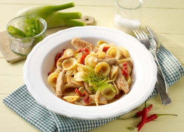 Orecchiette mit Fenchel, Tomate und Pute