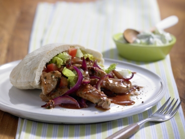 Gefüllte Pita-Taschen mit Gyros