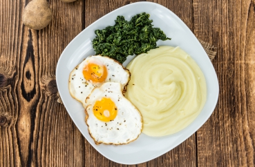 Kartoffelbrei mit Spinat und Spiegelei