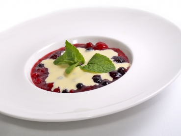 Beerensuppe mit Zitronengras