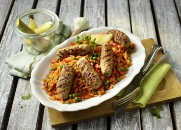 Würzige Puten-Cevapcici mit Paprika-Reis