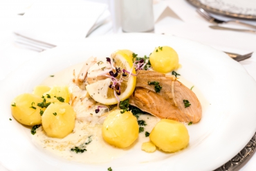 Zanderfilet auf Kerbelrahm