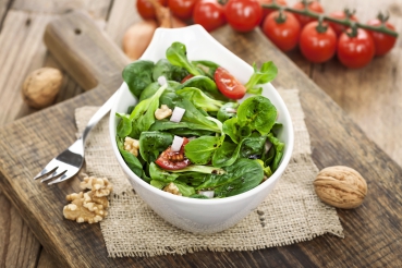 Feldsalat mit Nussdressing