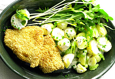 Kartoffelsellerie-Salat mit Sesam-Fisch