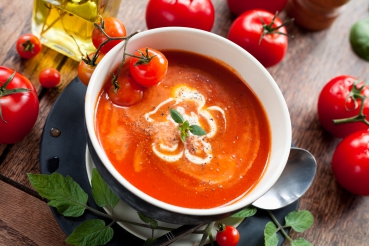 Italienische Tomatencremesuppe mit Pesto