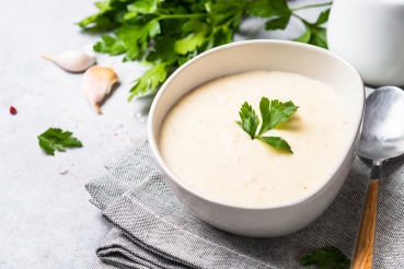Kartoffelcremesuppe mit Koriander und Minze