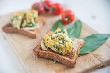 Rührei auf Vollkorntoast