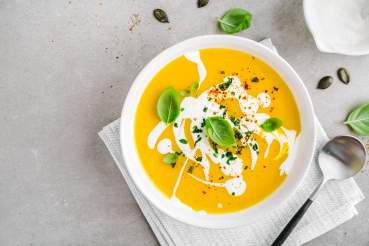 Kürbis-Käse-Suppe mit Ingwer
