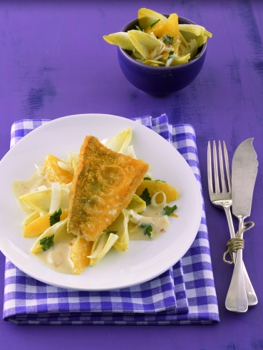 Gebratener Zander auf Orangen-Chicoréesalat