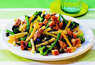 Nudel-Gemüse-Salat mit Thunfisch
